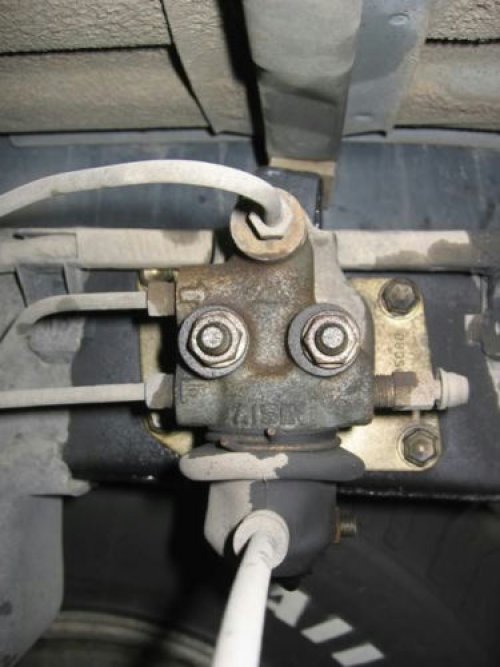 Brake Load Sensing Proportioning Valve Fits Toyota Land Cruiser Hilux 4Runner