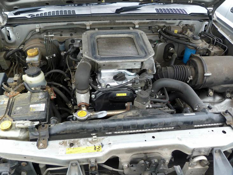 Engine Oil Cooler For Nissan Frontier D22 2.5L YD25DDTi 2001-2004 21305-5M301