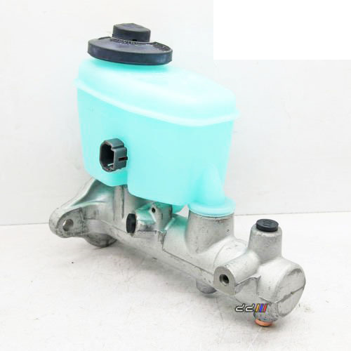 Brake Master Cylinder For RHD TOYOTA LandCruiser Prado RZJ95 VZJ95 VDJ95 w/ ABS